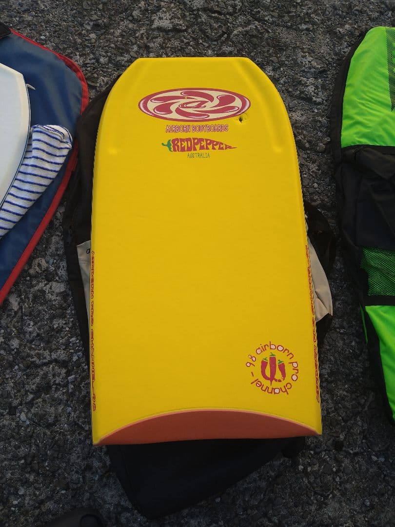 ボディーボード　ボディボード　サーフィン　サーフボード　足フィレ　フィン　海　川
