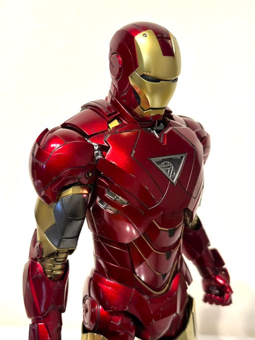 ホットトイズ1/6　アイアンマン・マーク6(ダイキャスト製)
