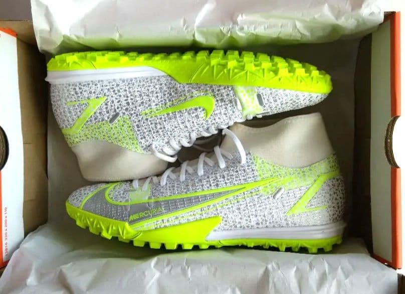 Nike　サッカー　フットサル　シューズ 25.5cm