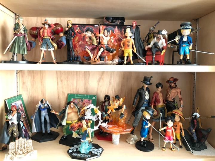 ワンピース フィギュア (1.2枚目のみの値段)