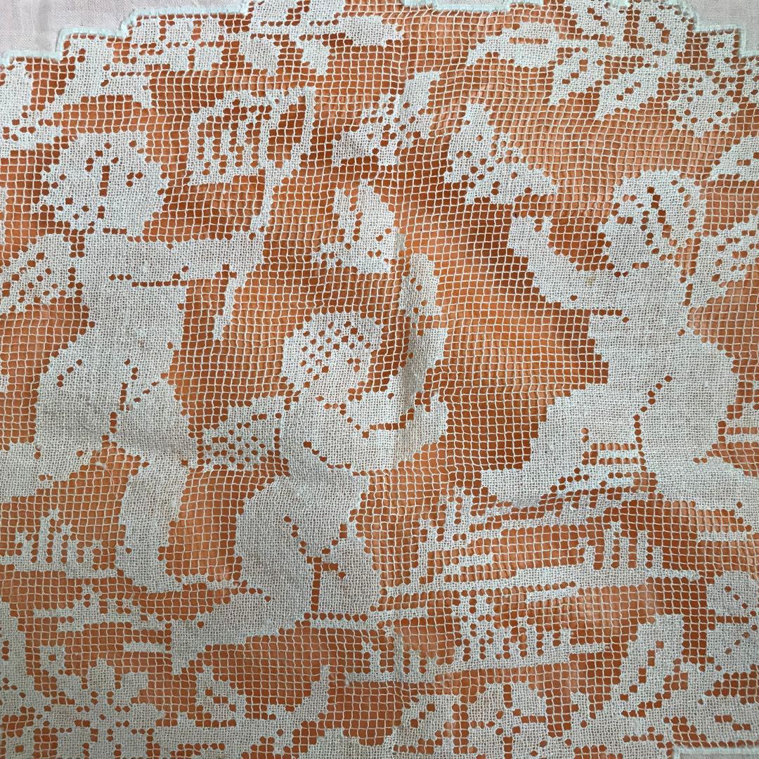 フランスアンティーク　3人の天使のモチーフ　クッションカバー