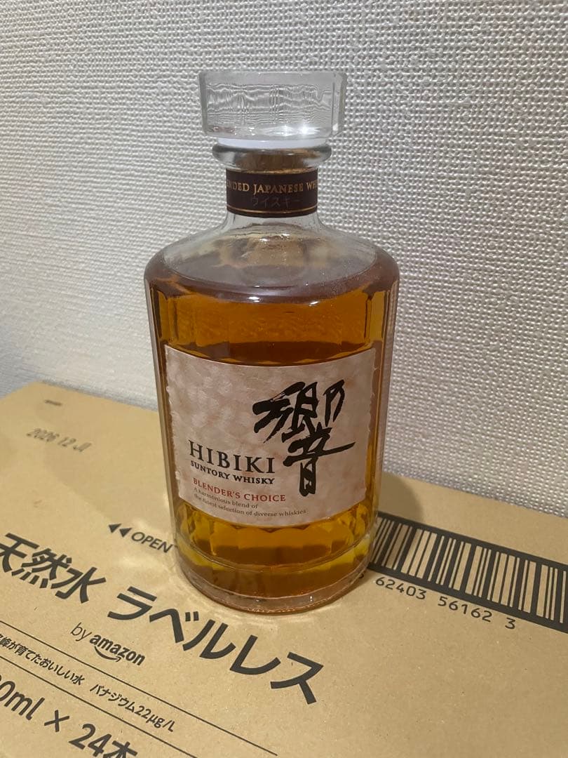 サントリーウイスキー　響　700ml 美品