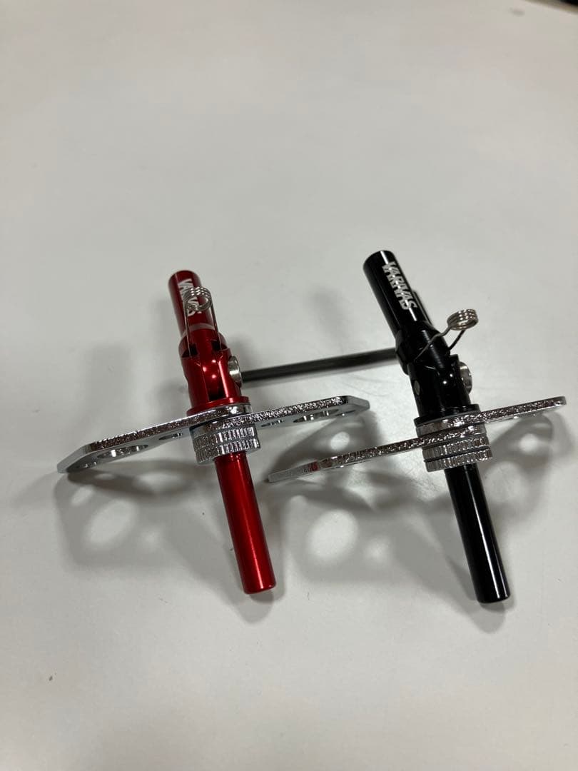 美品　ワカサギ電動リール　VARIVAS 可変ソケット　ブラック.レッド　2本