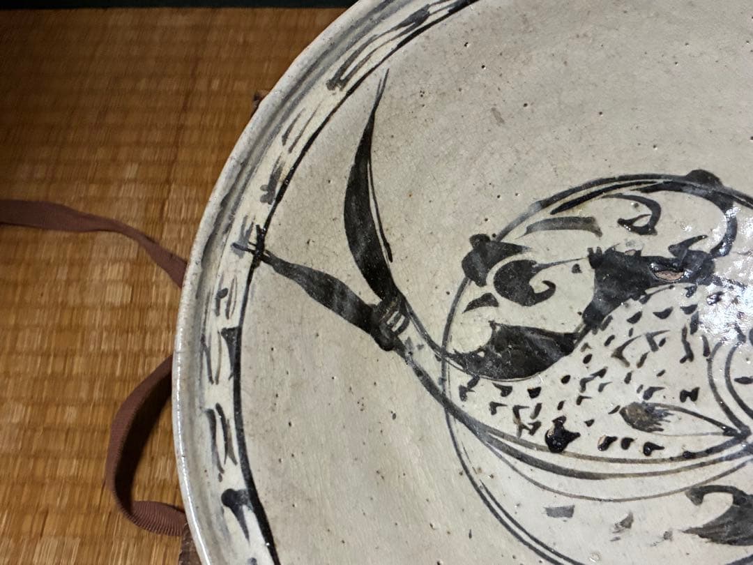 スコータイ ソコタイ 鉄絵タイ焼物 黒呉須 安南 魚紋鉢 箱入 時代物