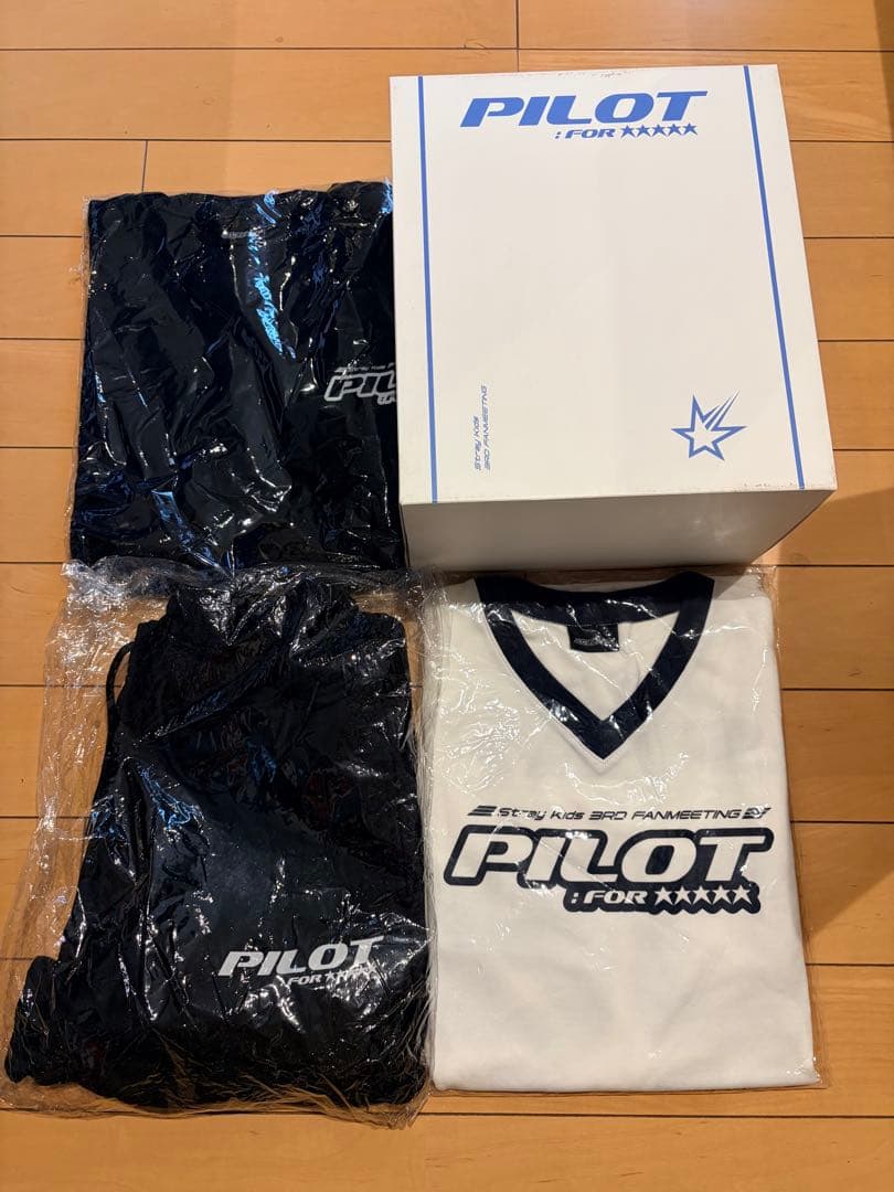 Stray Kids PILOT Tシャツ スウェット Minibox 4点