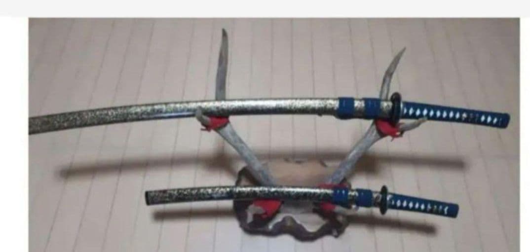 模造刀　名刀　高級品　二本セット　台座付き　レトロ　新品同様