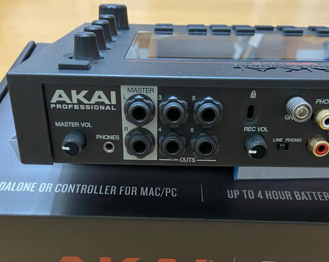 AKAI MPC Live コントローラー 動作確認済み