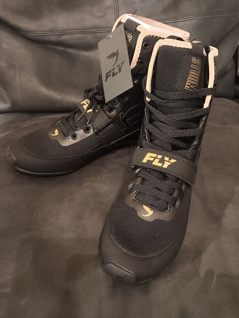 ＦＬY フライ　ボクシングシューズ　　新品未使用 タグ箱付き