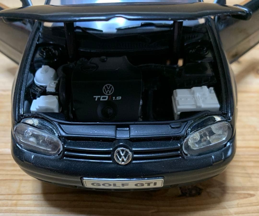 ミニカー　1/18 VW　フォルクスワーゲン　ゴルフⅣ　GTI　ブラック