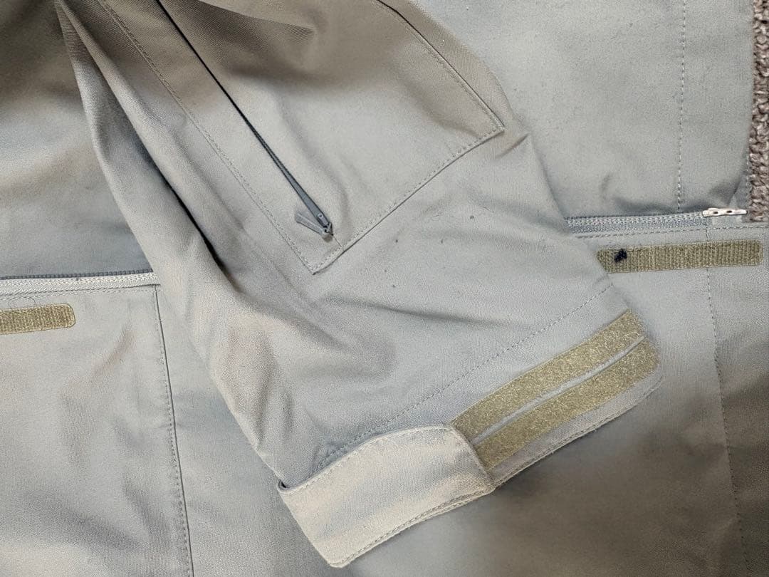 KM4K ウェア　グレー　上下　上Mサイズ　下Sサイズ