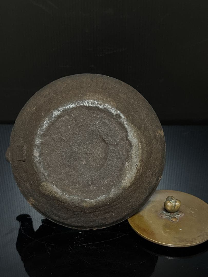 古代型 胴款 提手銀粒象嵌 宣徳蓋付 鉄瓶 茶道具