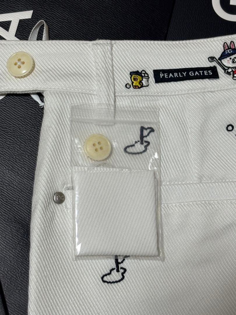 PEARLY GATES 刺繍ショートパンツ ホワイト