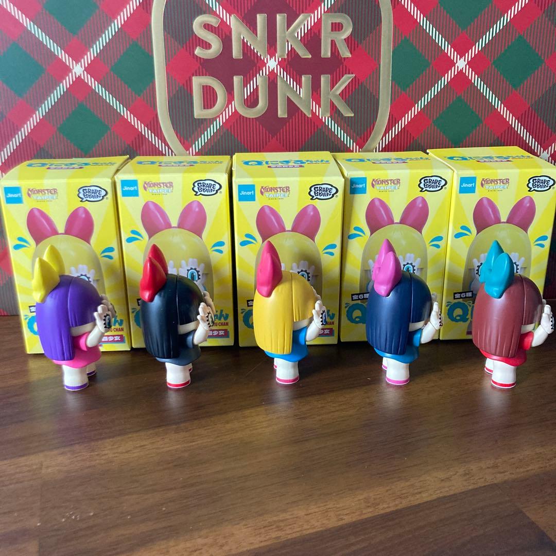 Qにぎるちゃん　手の目少女 GRAPE BRAINにぎるいろ