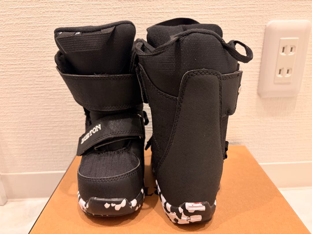 キッズ Burton ミニグロム スノーボードブーツ