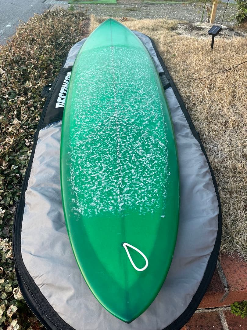 弾丸！ミッドレングスシングルフィンSAKAE SURFBOARD 7’7\"