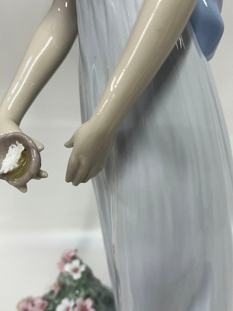 LLADRO リヤドロ　気品に満ちて　陶器人形　お花　置物　コレクション