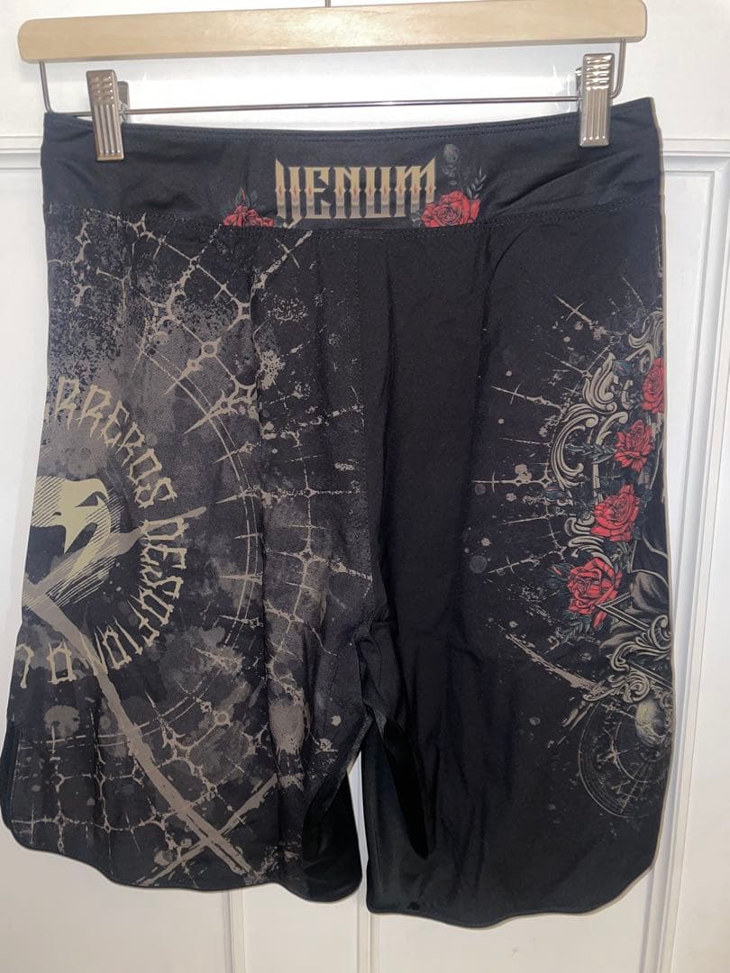 【未使用】Venum ファイトショーツ 海外S（日本M〜L）