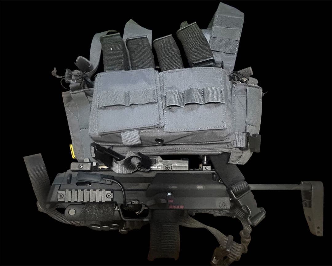 東京マルイ　ガスガンCQB仕様MP7 チェストリグ付き