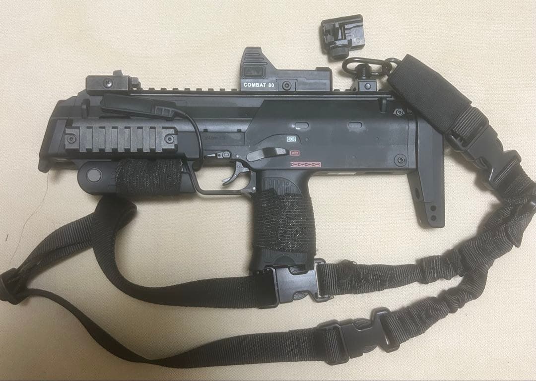 東京マルイ　ガスガンCQB仕様MP7 チェストリグ付き