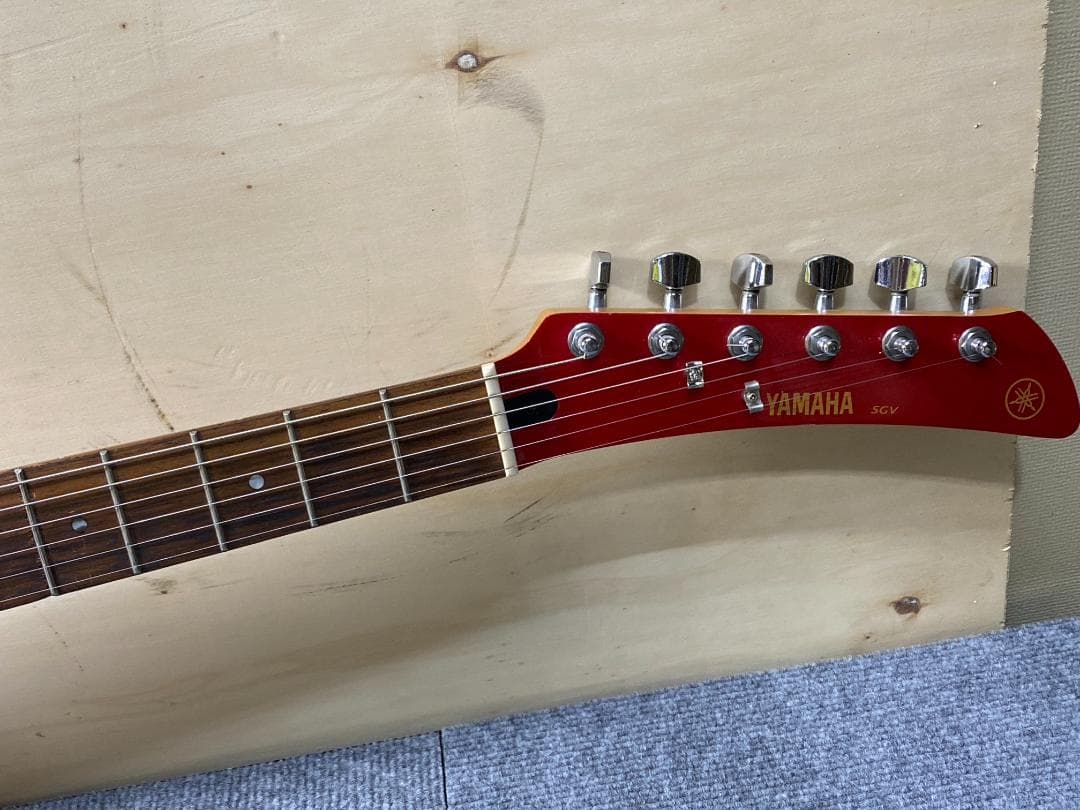 617 YAMAHA SGV 300 レッド