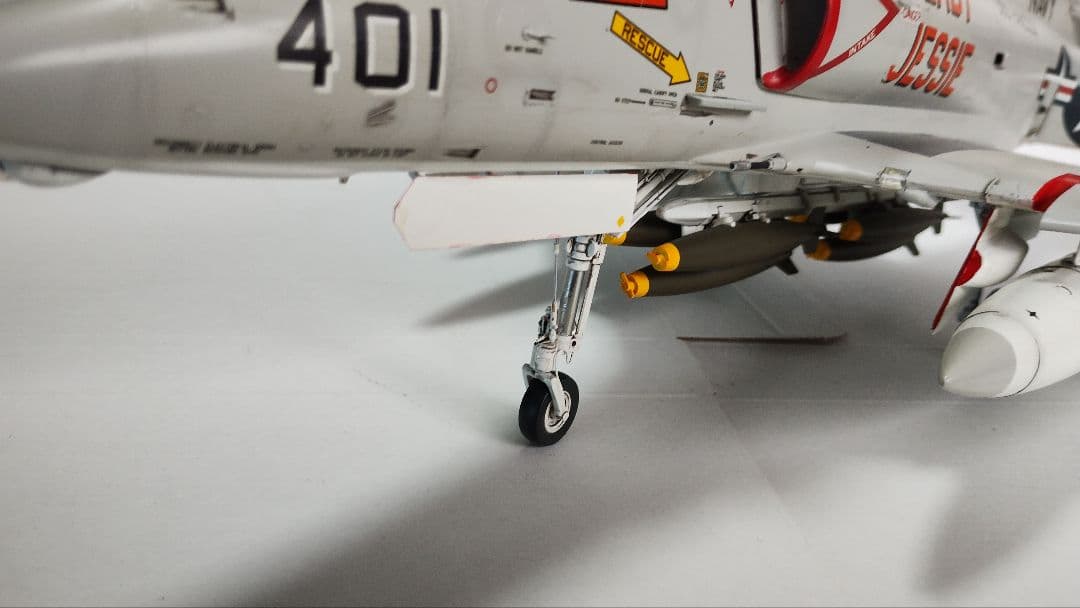 プラモデル完成機　1/32　A-4E/Fスカイホーク