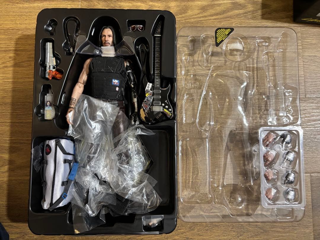 ホットトイズ　Cyberpunk 2077 Johnny Silverhand