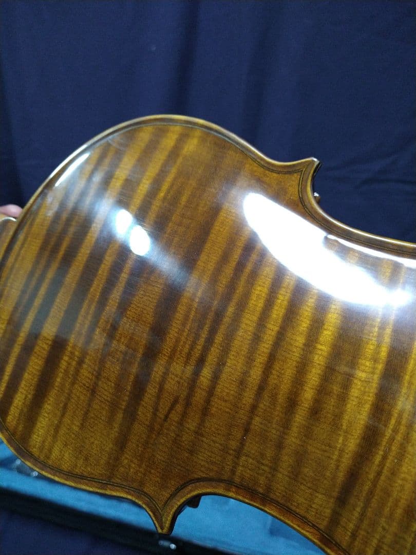 新品　バイオリン　１ピース最高美しいトラ目メープルバック板＆サイド板