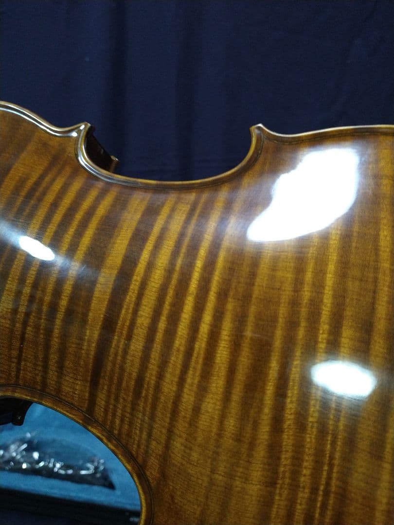 新品　バイオリン　１ピース最高美しいトラ目メープルバック板＆サイド板