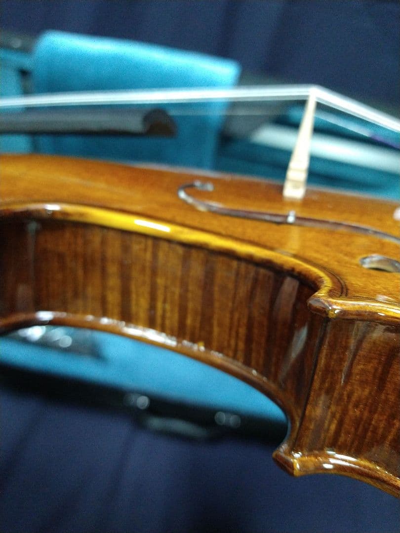 新品　バイオリン　１ピース最高美しいトラ目メープルバック板＆サイド板