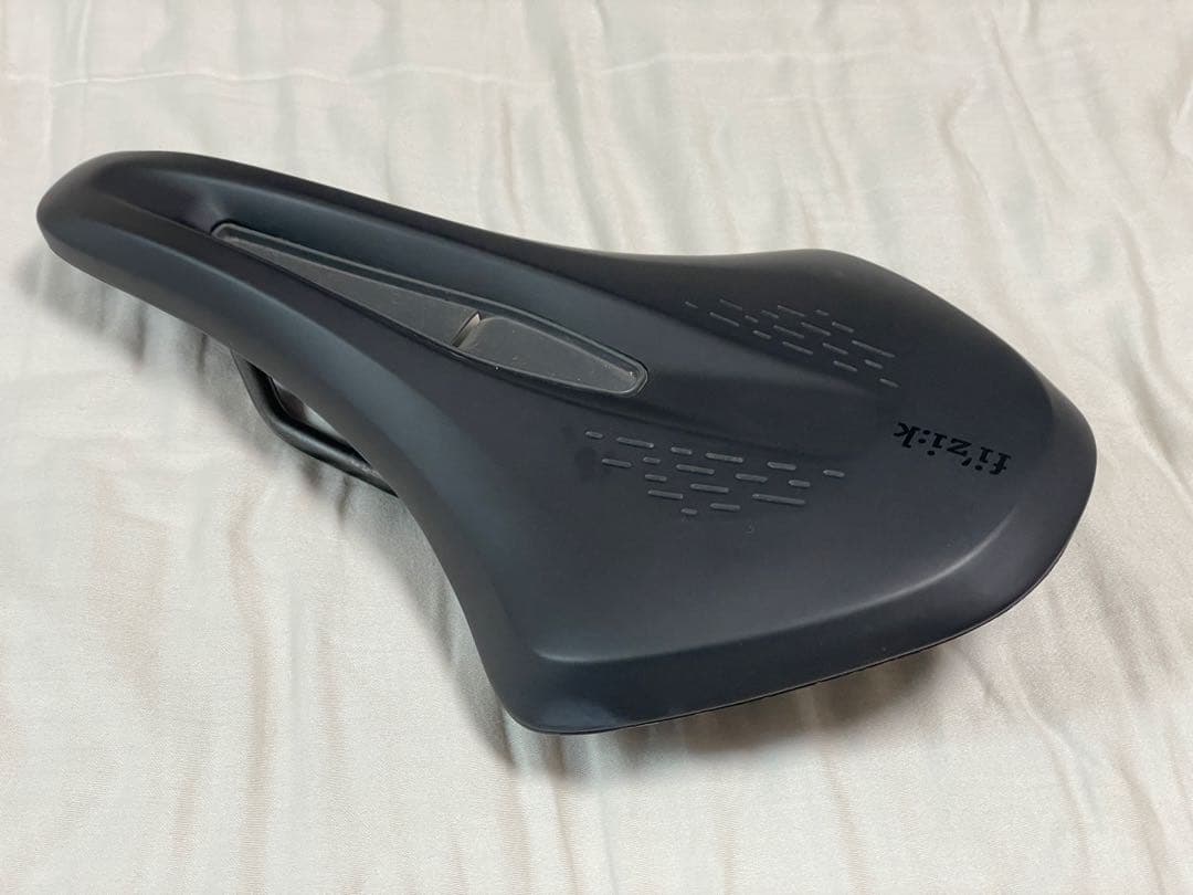 fi'zi:k フィジーク TERRA ARGO X3 サドル 160mm