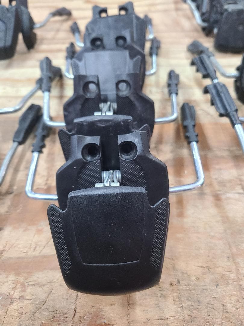 スキーブレーキの交換部品各種 x16