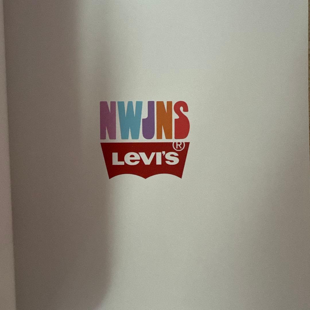 希少　ニュージーンズ newjeans リーバイス Levi's 写真集カタログ