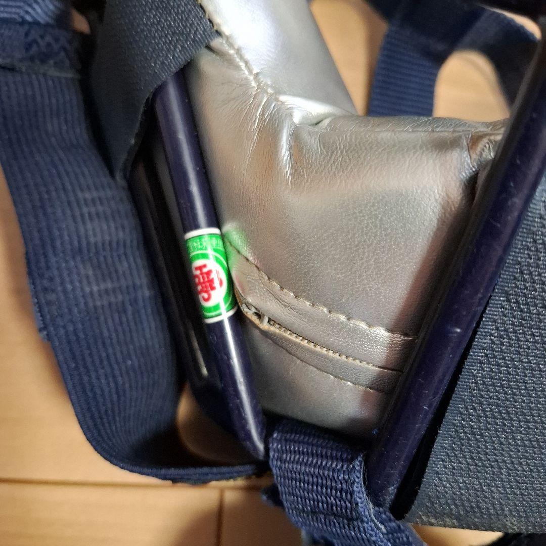 ZETT一般軟式キャッチャー防具セット・収納袋が付属します。