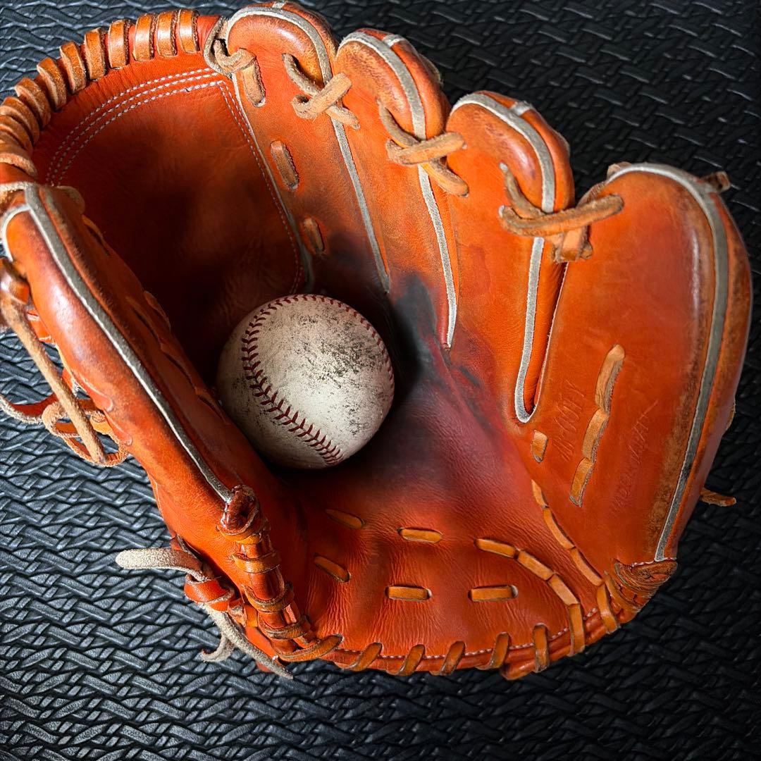 硬式投手用グローブ