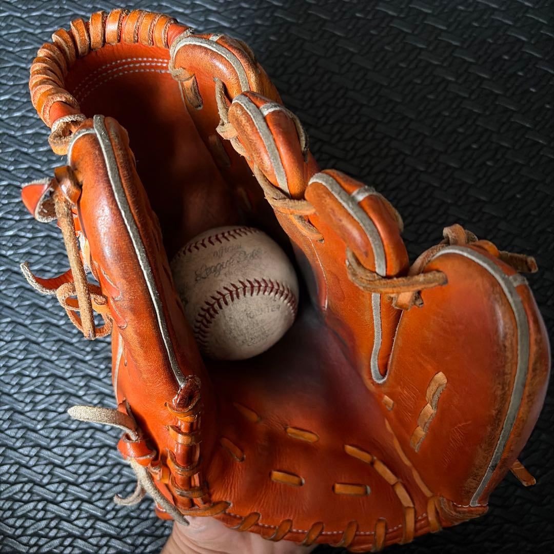 硬式投手用グローブ