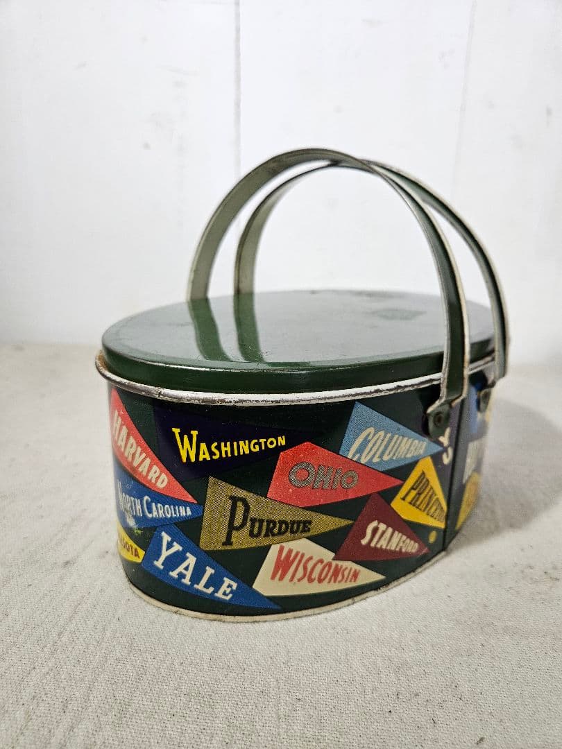 US vintage TIN缶 カレッジ ペナント オブジェ ハンドル 中蓋付き