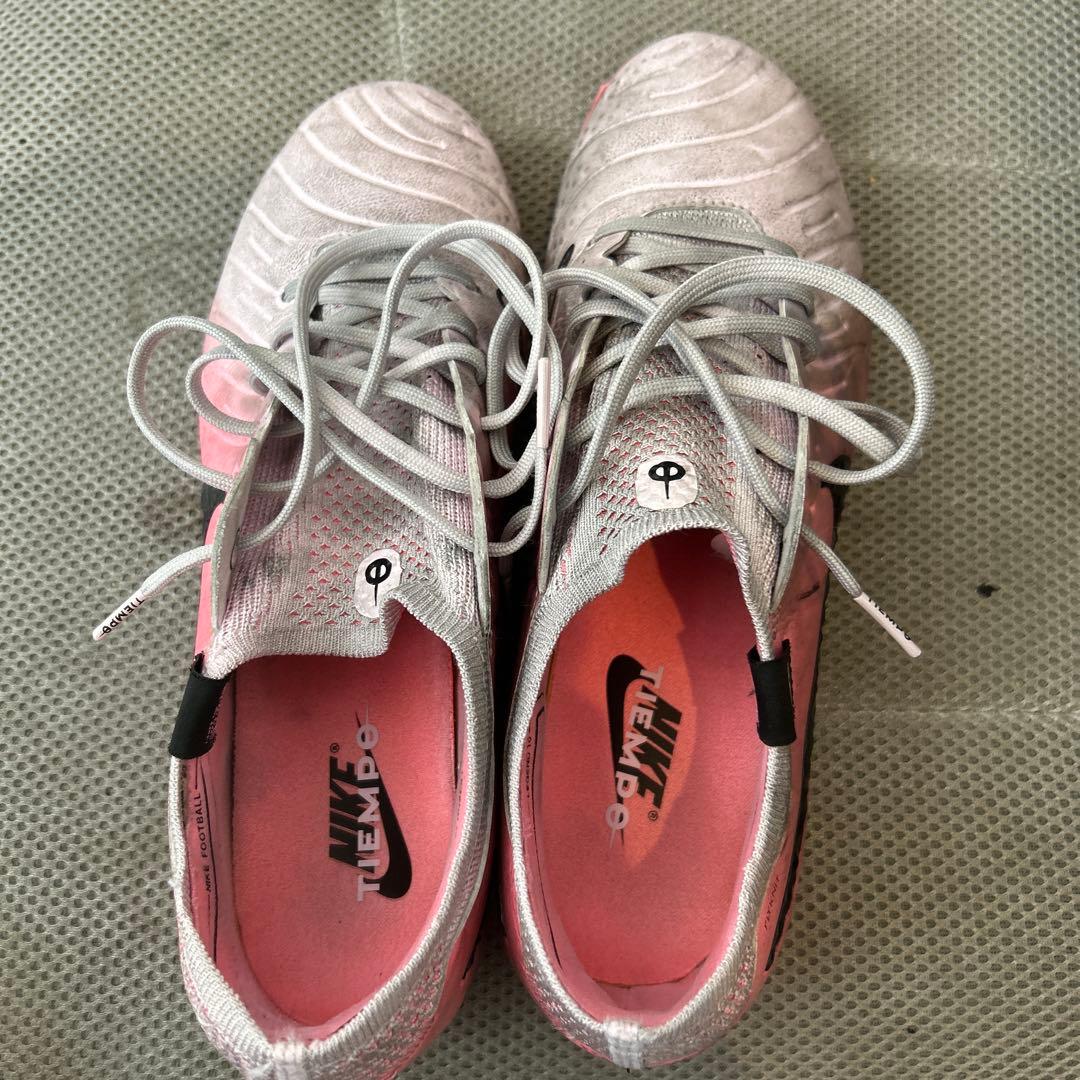 Nike サッカーシューズ ピンク/シルバー