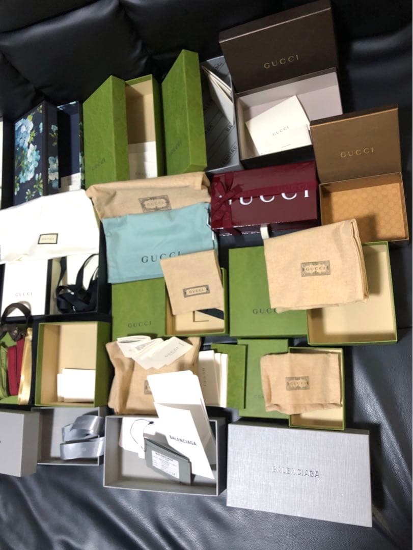 グッチ　バレンシアガ　財布空箱、小物空箱、保存袋、リボン、ショッパー　ブルームス