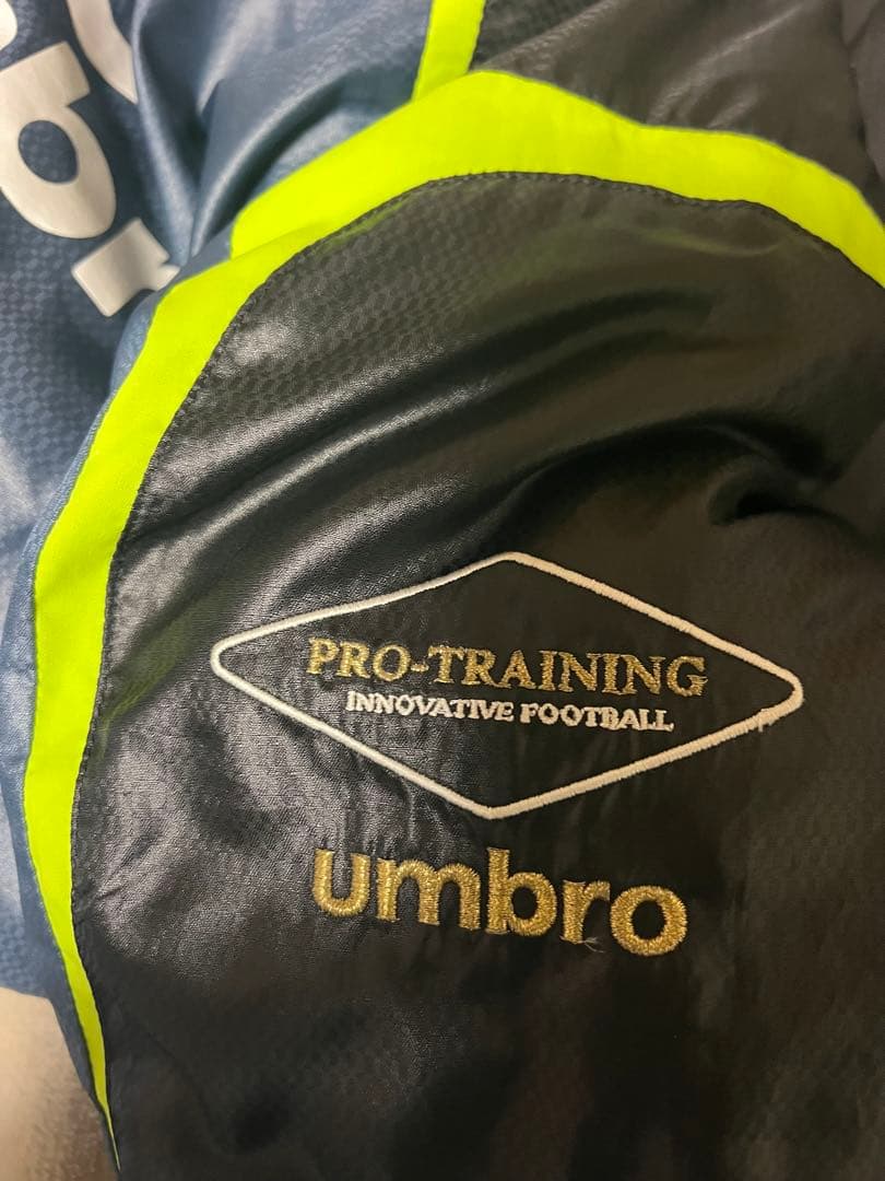 UMBRO中綿 ウォーマー ピステ 上下 セットアップ (M)