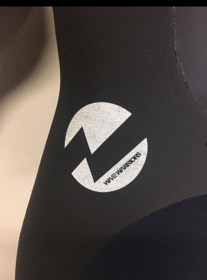 ウェーブウォーリアーズ　セミドライ　5mm/3mm MLB相当