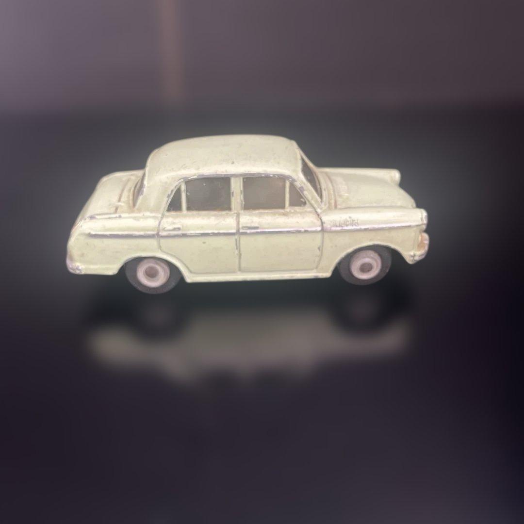 アサヒ玩具 モデルペット ダットサン ブルーバード（No.5）