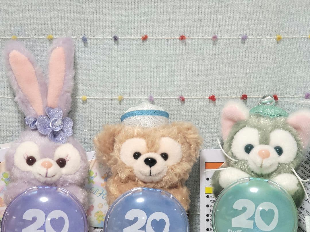 最新❤️ 20周年 カラフルハピネス ぬいぐるみバッジ ぬいぐるみチャーム