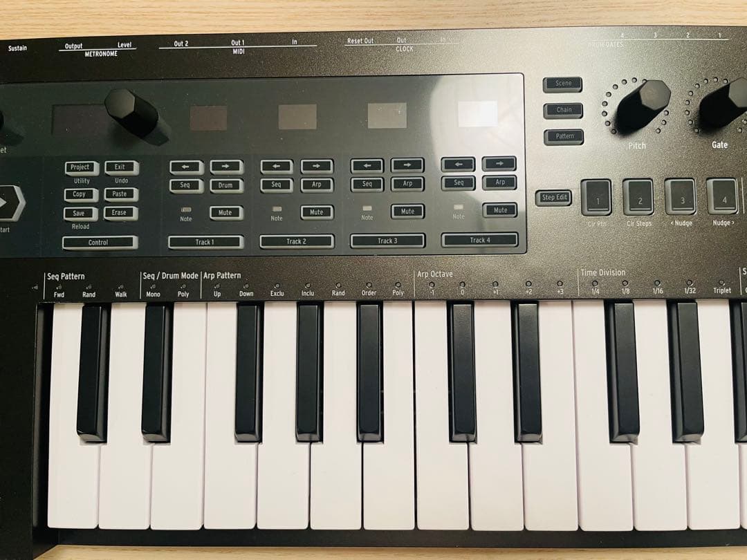 美品 Arturia KeyStep Pro Chroma +ケース　MIDI