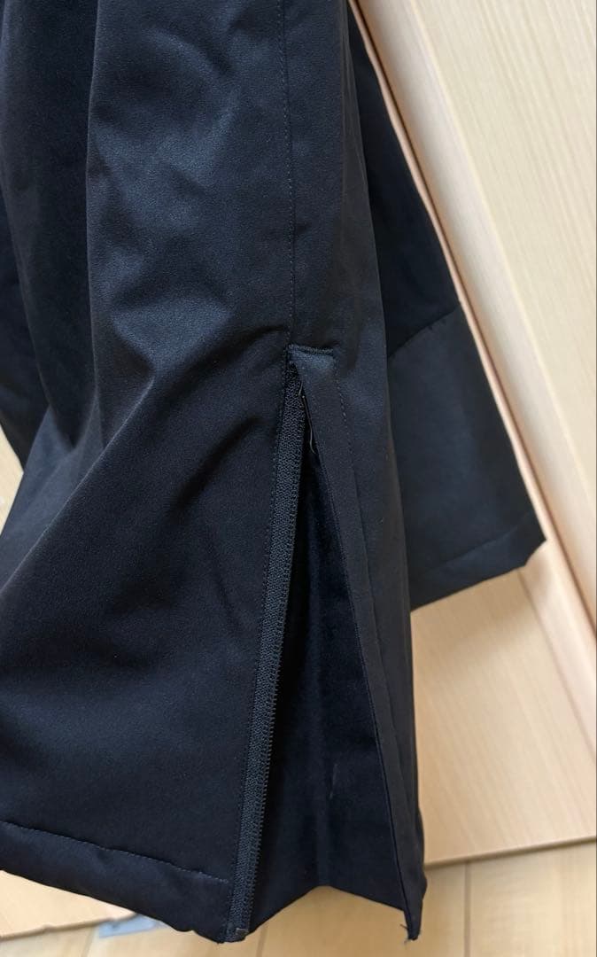 エンポリオアルマーニEA7 ビブパンツ　スノボー　スキー　ウェア　メンズ