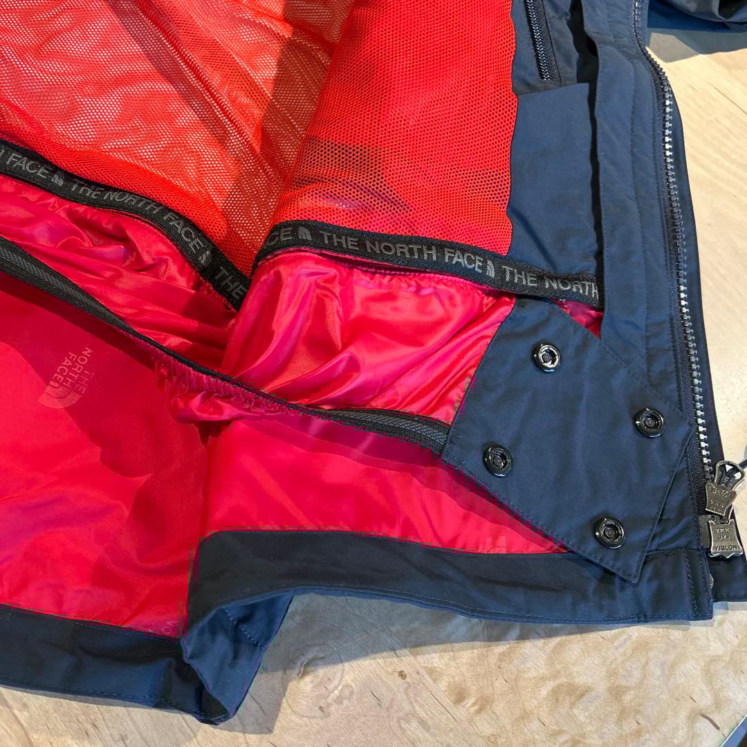 THE NORTH FACE ネイビーx レッド ジャケット 白ニット帽セット