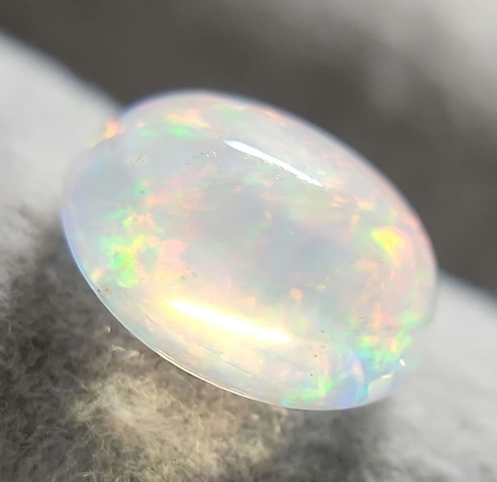 高品質儚いシャボン玉天然オパール 1.440ct