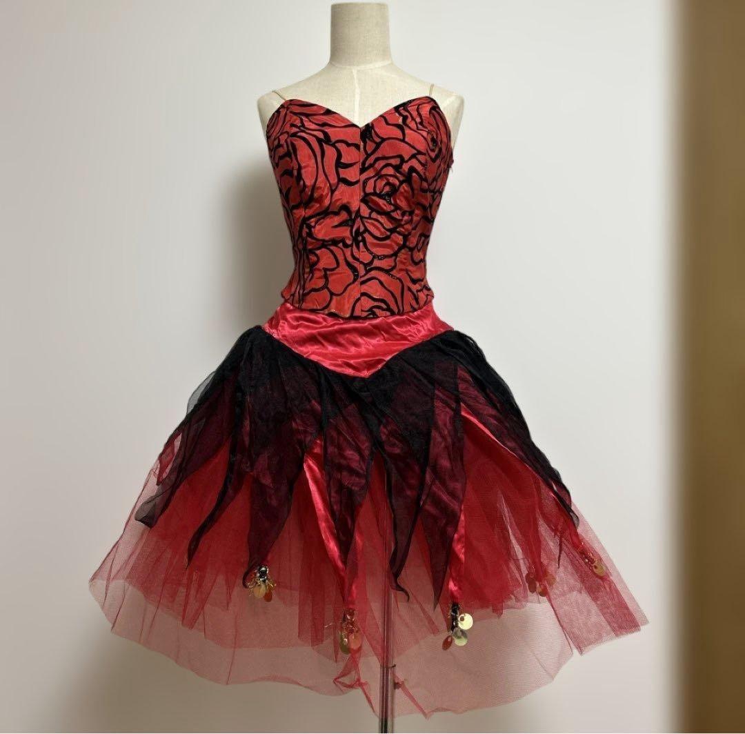 ぽんパッチワークユニタード①②③④・赤と黒のバラドレス・バラ柄白ビスチェ