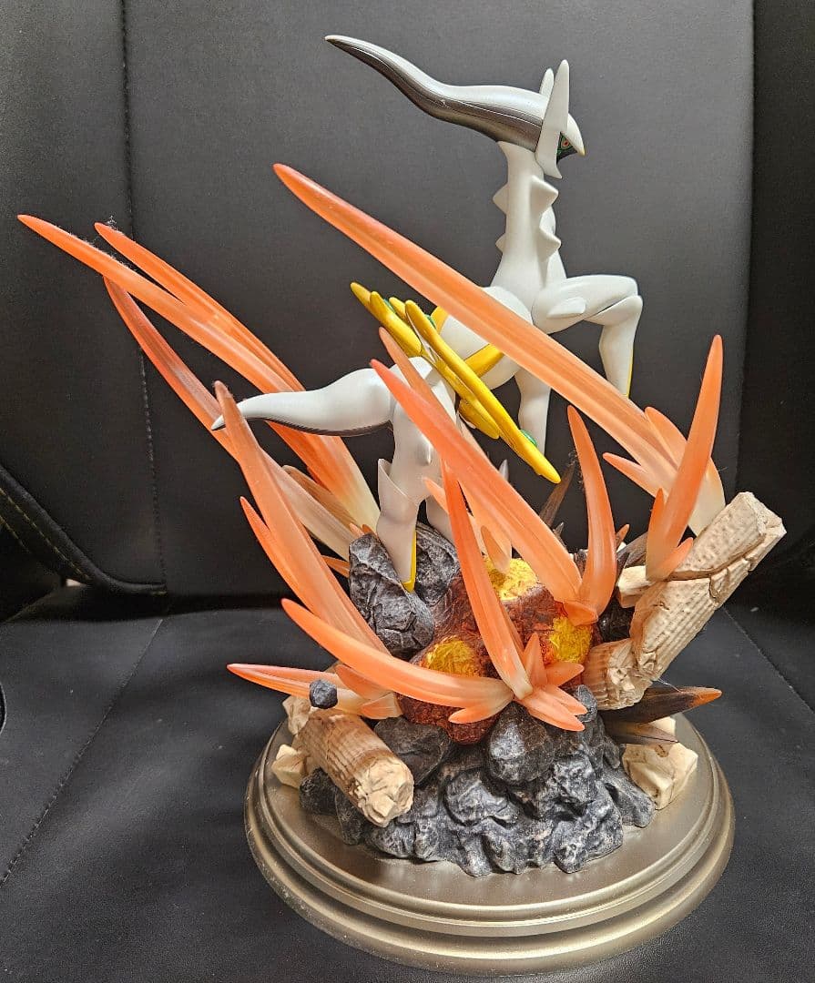 ポケモンセンター限定 アルセウス フィギュア 美品