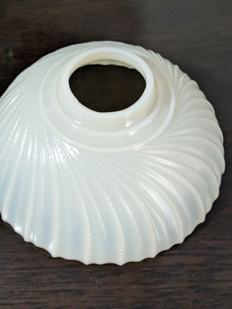 マクベス・エバンス　モナックス　ミルクガラス　リブデザインランプシェード