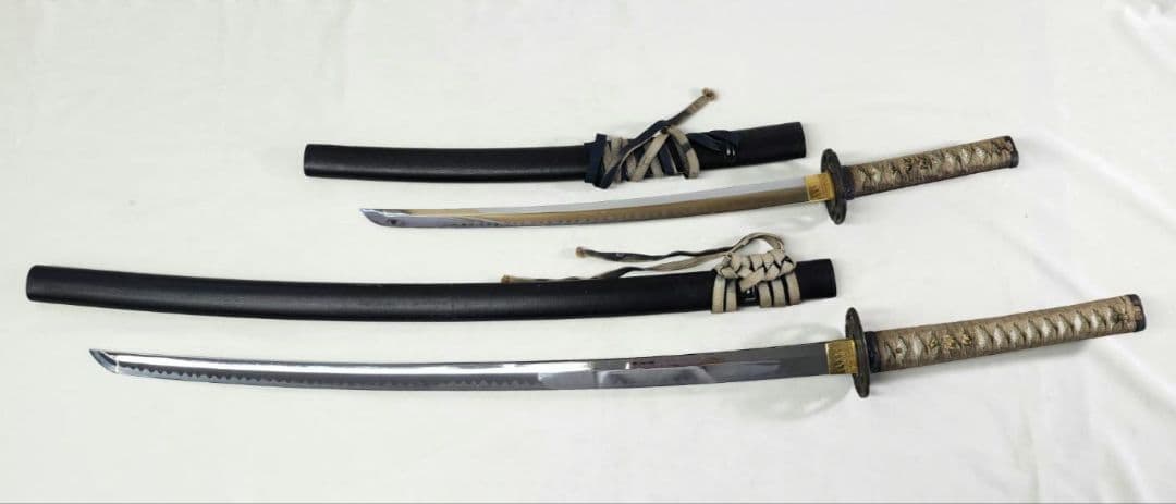 模造刀　模擬刀　日本刀　2振り　刀掛け　美術刀剣 武具　スタンド付　鹿角